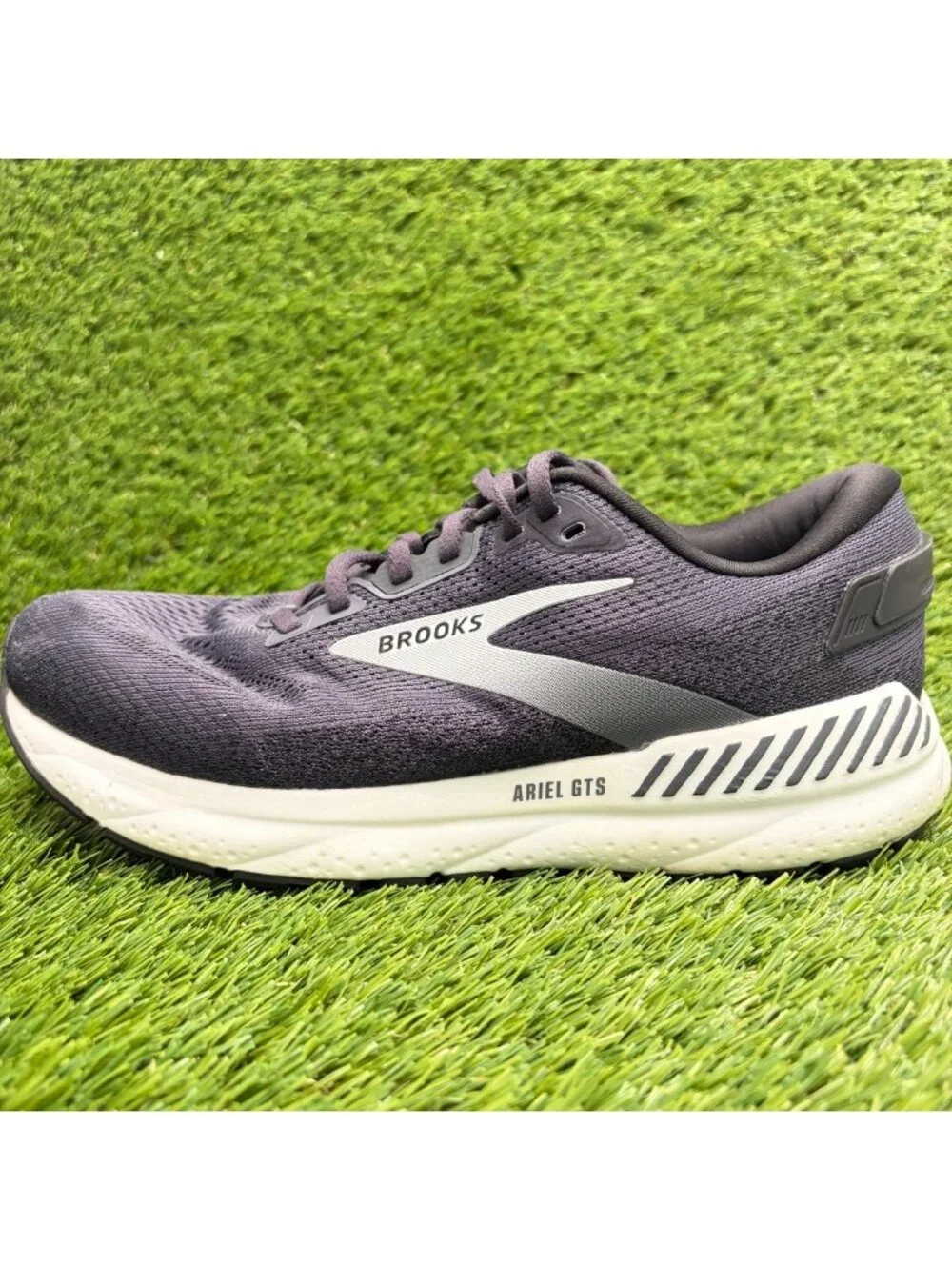 Brooks Ariel GTS 24 Womens Size 10D Black Gray Athletic Running Shoes Sneakers
